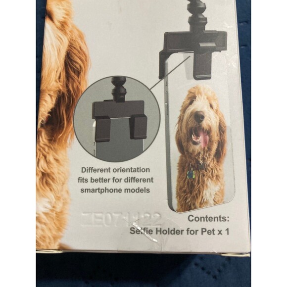 Digital Essentials Clip On Selfie Holder for Pets - Picture 7 of 10